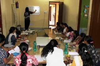 Las profesoras de Semilla aprenden nuevos métodos educativos