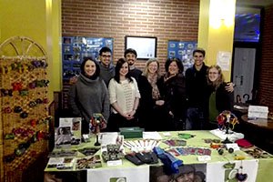 El grupo de voluntarios de Euskadi recauda fondos para Educación en un baile solidario organizado por la Asociación Euskalsalsa