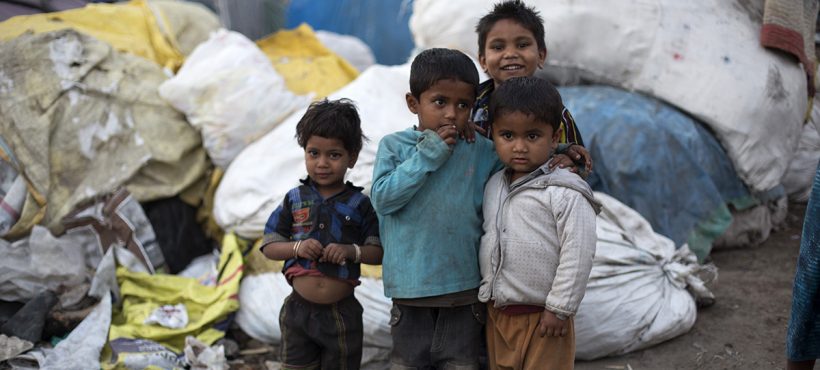 La pobreza extrema, un problema que afecta al 30% de la infancia en India