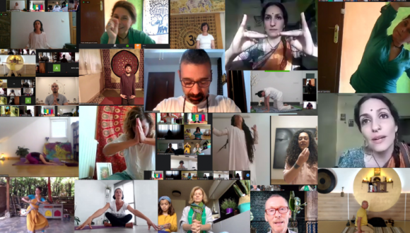 Collage Yoga para el Cambio En Casa