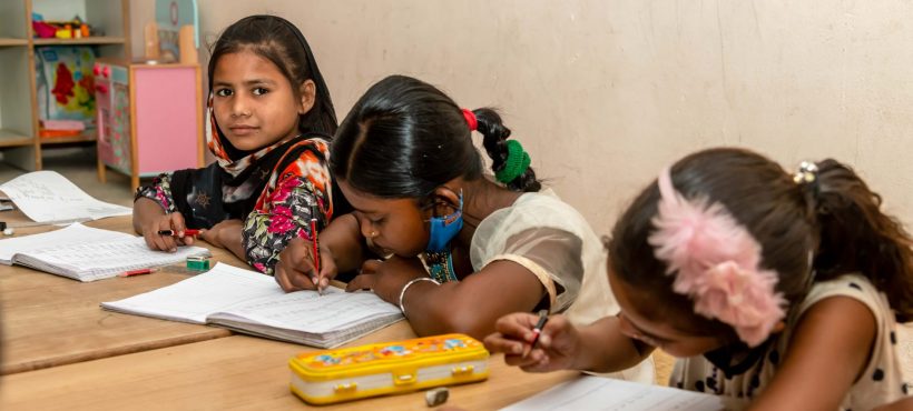 Semilla lleva más de una década trabajando en pro de la alfabetización en las zonas marginales de Varanasi